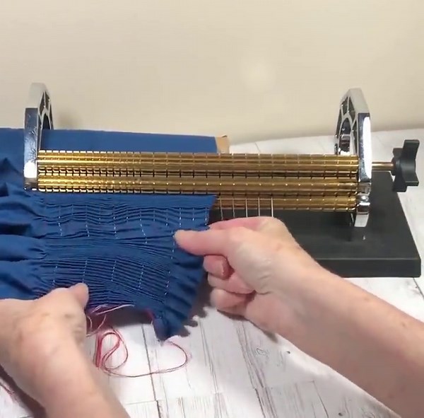 Sally Stanley Smocking Pleater - Reconditioned, Fully Tested 24 Row Machine, 24 Needles, Instructions and Bonus Magazine - Etsy New Zealand