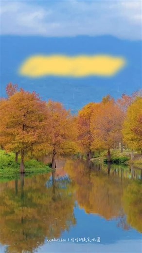 #花蓮三天兩夜懶人包 花蓮怎麼玩？ 景點、美食、伴手禮一次整理給你 🤍 0403地震、花蓮馬太鞍溪堰塞湖災害 觀光人潮明顯變少 讓平均兩個月就會來花蓮走跳一次的我 真的特別有感 前陣子又到花蓮旅行 和幾位在地店家深聊 其中一位老闆的一句話，讓我到現在都忘不了： 「太魯閣是花蓮美麗的外衣， 但就算少了衣服， 我們依然有很多美麗的內在。」 聽完真的心有戚戚焉 也更想把我看見、感受到的花蓮分享給大家 這裡的好山好水、 用心生活的店家、 還有值得被看見的美好 📒 這篇旅遊日記精選 28 個景點＆美食 3 天 2 夜這樣玩最剛好 🚗 交通 小馬租車 🏠 住宿 （吉安）呼吸民宿 （新城）看見七星潭民宿 📍 景點 星巴克理想門市 理想 Park 水岸生活 將軍府 1936 七星潭風景區 新城老街 新城照相館 新城天主堂 🍽 美食 禾田野 季之雲 定置漁場三代目 找到了可頌 湯裏 半天紅麻辣館 佳興冰菓室 吉吉 JIJI 咖啡 🎁 伴手禮 洄瀾醬人 一品醇醬油 花蓮縣餅－菩提餅舖 喜歡采風 莎莉好食 山海百貨 文旦復興 洄瀾薯道 鳳梨灣 希望你也能抽空來花蓮走走 用行動支持這片溫柔又堅強