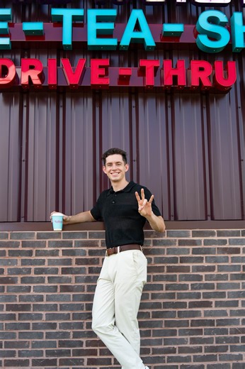 #BauerAlumni Jonathan Kay (BBA ‘22), a graduate of the No. 1 ranked Wolff Center for Entrepreneurship, is changing the coffee and tea landscape in Houston. His business, RoadRunners – Coffee & Shakes, claims to be the world’s fastest beverage drive-thru, and he can't slow down. Read how the Wolff Center got him here & his plans for expansion: https://bauerstories.uh.edu/a-latte-risk/index.html | UH Bauer College of Business