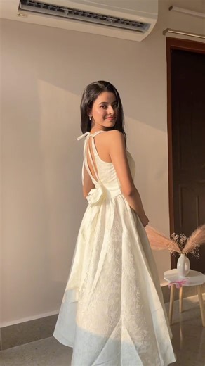 Perfect birthday dress 🦢😍