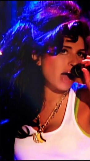 Amy winehouse breathtaking jazz club performance 🎷 #shorts #concert