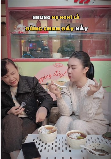 Chè Nóng Vân Nhi: Thưởng Thức Món Ngon