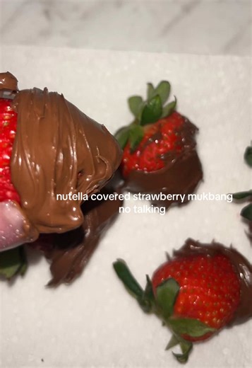 nutella covered strawberry mukbang, clean eating, no talking and minimal cuts. guys it’s 2 am, raining and I was craving a sweet treat 😔🍓 #mukbang #mukbangfoodasmr #mukbang #strawberry #nutella clean eating mukbang, asmr mukbang, no talking mukbang, nutella covered strawberries