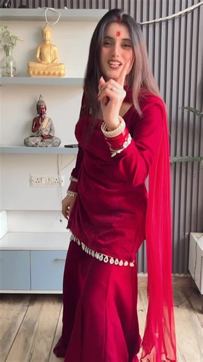 𝙋𝙍𝙄𝙔𝘼𝙉𝙆𝘼 💕 | Beautiful suit from: @anujfashion_boutique | Instagram