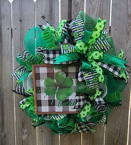 St. Patrick’s Day Mesh Wreath-buffalo Check Lucky Sign-spring Irish Deco Mesh Door Decor-front Door Saint Patricks Day, Lucky - Etsy