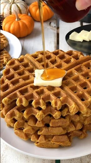 Pumpkin Spice Waffles #easyrecipes #waffles