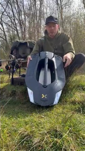 Carp Royal Toslon CR-X Futterboot Baitboat - Futterluken, Feed Hatches