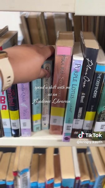 yup, I’m a librarian lols #fyp #library #academia