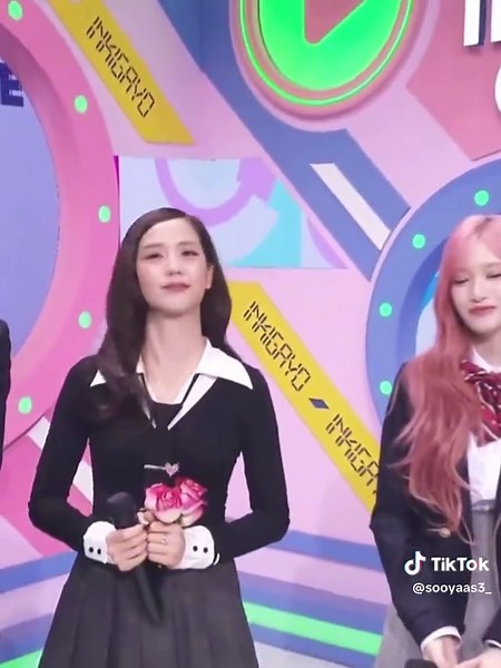 Jisoo's Latest Updates and Reactions Compilation