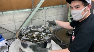 4.2K views · 279 reactions | 【WORK LIVE】 営業 田中くんがWORKホイールを組立体験してみた！堺工場に潜入！ これまでWORKのリムやディスクの製造工程を見学してきましたが 今回は実際に組立を体験してみました！ ちゃんとできるかな！？ 本日21:00プレミア公開 https://youtu.be/Qc5q5DpDFSc #ワークホイールズジャパン #WORKLIVE | WORK Wheels Japan | Facebook