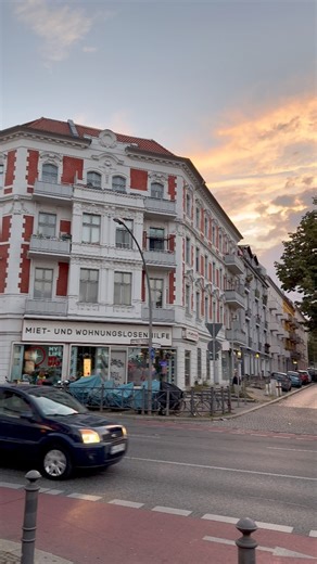 Streetview in Berlin Neukölln at Sundown #berlin #neukölln#berlinneukölln #hauptstadt #berlino #Berlín #deutschland #germany #germanytravel #fblifestyle #architecture #streetstyle #berlinstreets | Berlin experience