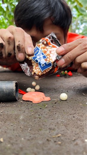 No Rush, Let’s just wait until the millipede comes out for these peanuts and candies #millipede