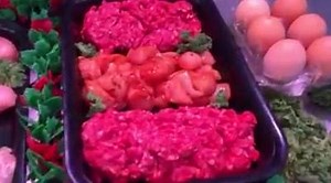 32K views · 479 reactions | Here's Alex introducing our new Weekly Essentials pack! Order yours by following the link below and for a chance to win one of these amazing packs simply like and share this video!  Order yours here at www.freshmeatpacksnorthwest.com/fresh-meat-packs  | Fresh Meat Packs UK | Facebook