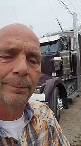 What old-school trucking actually used to look like 👀 🎥 wbobtrucking #trucking #oldschool #oldschooltrucking #cdl #cdldriver #cdllife #otr #otrlife #otrdriver #truckingvideo #truckingaround #18wheeler #semitruck #semitrucking #truckdriver #truckingusa #truckingpro #bigrig #bigrigvideo | Truck Warrior