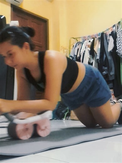 แค่ไม่อ้วนไปมากกว่านี้ก็ดีใจเเล้ว..ไม่อยากโดนแซววว😝🤗🤣#เทรนด์วันนี้ #ออกกําลังกายที่บ้าน #สาวโรงงาน