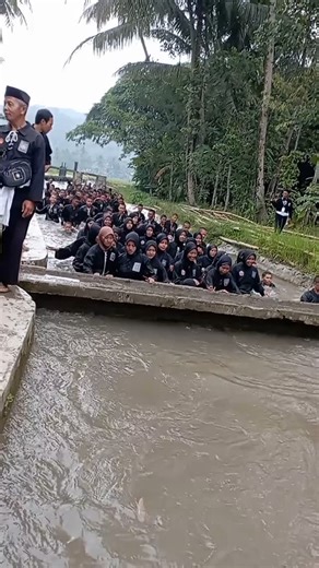 psht_madiun_timur on Instagram: "❤️ #psht #pshtpusatmadiun #fyp #pshtmadiuntimur #persaudaraansetiahatiterate #pshtjaya #psht1922 #pshterateindonesia #pshtsedunia1922 #serdadupsht #pshtsemutireng #semutireng1922 #terjal #terjalnusantara #terjal_22 #shterate #shteratepusatmadiun #shorenkzonatengah #shorenk #shorenkindonesia #pshtsurabaya #pshtponorogo"