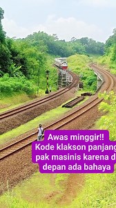 Detik detik kereta api Bengawan bunyikan klakson panjang tanda bahaya. #reels #kereta #keretaapi #train #railway | Rail Railway