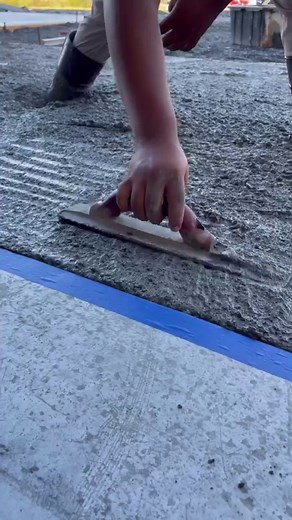 197K views · 47K reactions | All The Steps To Pouring A Concrete Apron #build #howto #pour #concrete #construction #diy #contractor | Haus Plans | Facebook