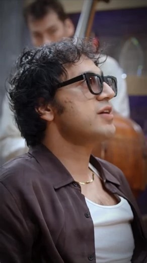 Hermanos Cota on Instagram: "Cheque la entrevista que le hizo @pepesoffice a nuestro querido @adriancota 🎤 Siempre orgulloso del gran @ricardocota63 😎😎 Como todos nosotros 🫶 Escuchen su nuevo sencillo #Boujee en Spotify. Excelente canción para levantarte el ánimo 🔥🔥"