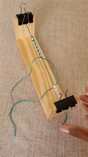 Arte em Bijuterias - Cursos e Loja | Suporte para Confecção de Pulseiras de Macramê Facilite sua produção e garanta mais conforto e precisão na hora de criar suas pulseiras... | Instagram