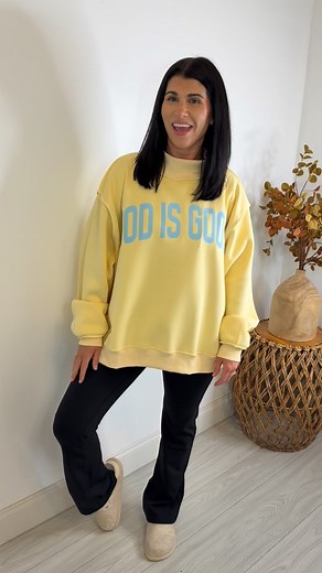 If you love a high quality, cozy sweatshirt then you’re def gonna want to *ADD TO CART* 🤩🤩 Such an easy GIFT IDEA for all ages🎁 Shop the famous “Mock Neck Sweatshirt” in 12 colors small - XL online now! 👏🏼 | The Purple Door Boutique