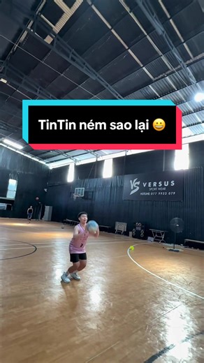 Ném bóng rổ như thế sao Tintin ném lại nhỉ 😅🏀 SOS for him #winbasketball #SMCN #bongro #SportsOnTiktok #basketball
