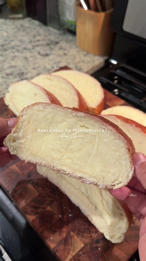 Con este frío se antoja pan dulce con café 😅 Yeast mixture 3/4 cup evaporated milk (warm) 1/4 cup water (warm) 1 packet of yeast (7g) 1/2 tbsp sugar Dough: 500g bread flour 1/ tsp salt 1/2 cup of sugar 3 eggs (cold) 1 stick softened salted butter (8 tbsp) Buttercream: 1 stick softened salted butter 1/2 cup powdered sugar 1/4 tsp vanilla extract Instructions: Combine your ingredients for the yeast mixture (make sure your evaporated milk and water are warm) then cover and allow to sit for 5-10 mi