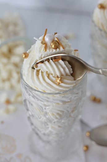 Easy White Chocolate Mousse - Baking with Blondie