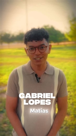 Taylana Queiroz | Vereadora de Canindé on Instagram: "Um reconhecimento ao talento que nasce daqui e ganha o mundo. Hoje, o ilustrador, animador 2D, editor visual e designer Gabriel recebe a Medalha de Mérito Manoel Messias, uma homenagem à sua trajetória criativa e ao impacto que seu trabalho gera dentro e fora de Canindé. Da mesa de desenho às telas da TV Jangadeiro, afiliada ao SBT, Gabriel transforma ideias em imagens, histórias em movimento e sentimentos em arte. Com técnica, sensibilidade 