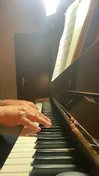 “Souvenir d’Italie” - musica di Lelio Luttazzi (Al pianoforte Vincenzo Rotunno)