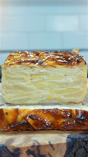 Tom | Pinch of Mint 🍃 on Instagram: "Thousand Layer Apple Cake (Invisible Apple Cake) Ingredients Apples 6–8 x Apples (sweet, crisp, slightly tart varieties such as Pink Lady or Granny Smith) 1 x Orange (zest and juice Batter 2 x Eggs 70g x Caster Sugar 30g x Melted Butter 120ml x Milk 1tsp x Vanilla Extract or Vanilla Bean Paste ½tsp x Ground Cinnamon ¼tsp x Ground Nutmeg 75g x Plain/All-Purpose Flour Finish Warm Apricot Jam (for glazing) Icing Sugar (for dusting)"