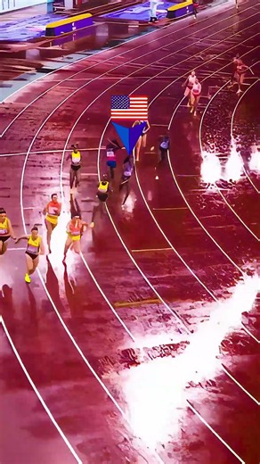 The 400m race everyone is talking about! 😱🇺🇸 #trackandfield