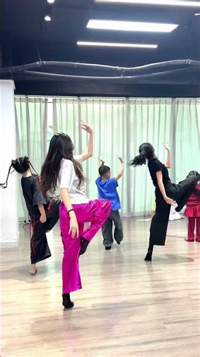 Dance with me 🥰 #moontranguyen #dance #sortvideo #viral