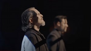 Carlos Rivera y Miguel Bosé se unen para 'Nada Particular' con una emocionante versión del tema de 1993