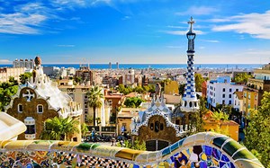 Park Guell Barcelona - Read This Before You Visit Gaudi's Wonder!