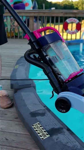 Vacuuming the Pool Deck with the New Bissell CleanView #vacuumcleaner #bissell #vacuum #fyp