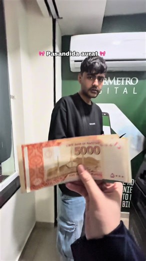 How to Treat Her Like a Princess: 5 Thoughtful Tips