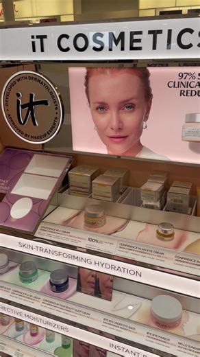 I discovered the new IT Cosmetics set up today at work . #itcosmetics#tiktokaffiliate #