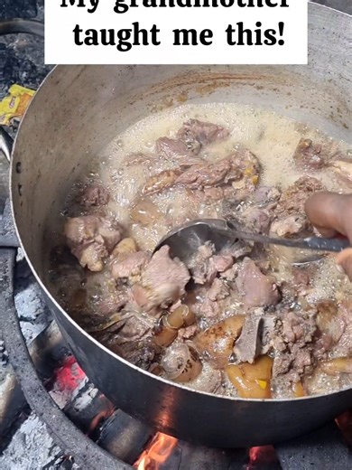 Kitchen tip from my grandmother 👵🏽👇🏽 To make meat tender faster, drop an iron spoon inside while cooking. Old school but it works 🔥 #shortvideos #cookingtips #fyp #foryou #searchcreatorinsights