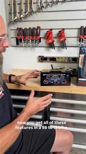 Bigger screen, new gauges, integrated navigation, better audio performance, rally mode, & soo much more! The Soundstream SG.V2 is a serious technology upgrade for 1998 - 2013 batwing Harley Davidson motorcycles! These top of the line head units are now available for pre-order at the Lifestyle Cycles Online Megastore! Order yours today to receive FREE SHIPPING. Got questions? Give Kevin a call and he will help you put together a perfect audio system quote for your Harley. (714) 215 4059. Click th