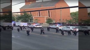 He Wasn't Feeling It: Dude Curses Out Multiple Police Officers For Pulling Up Deep To Stop One Car In Traffic!