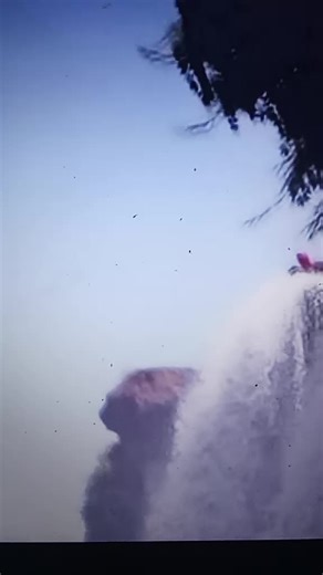 Vidéos de BONNE ANNEE MEILLEUR VOEUX (@bonne.annee.meille) avec son original - J Music