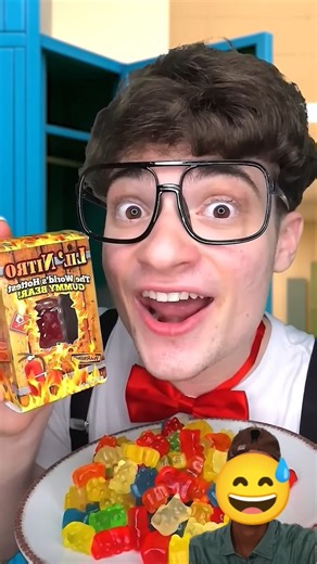 I pranked with school bully📚😅( Candy Prank ASMR) #asmr