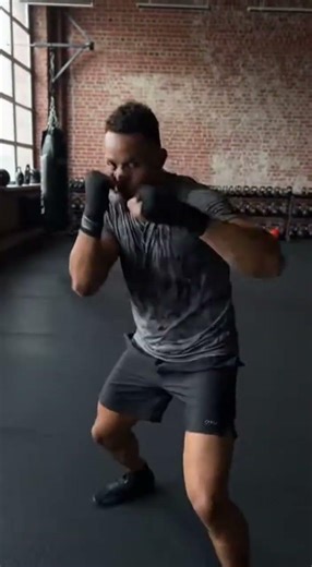 Basic fast Jab perfect your speed and form #boxing #boxingtraining #fitness