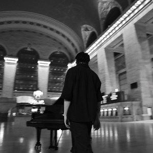 10K reactions · 378 shares | Casual con energía rebelde. Jung Kook toma el control en Calvin Klein. Descubre la nueva colección. | Calvin Klein | Facebook