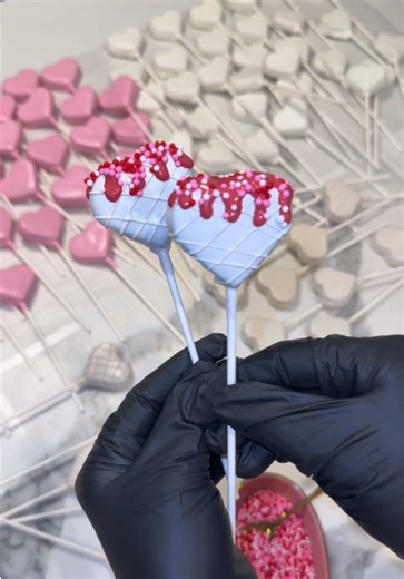 Delicious Valentine’s Day Cake Pop Designs