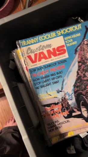 BTD will be rolling in to Dunnellon Florida for the 18th annual FREEZE FOR ALL hosted by my favorite V.C. @orlandostreetvans Come snag some merch while it last! Pretty limited on sizes of tees, but I got vintage magazines, Koozies, Hats and Handjobs all available 🤙😂 Look for the Nerd @bus_2percent and his stupid van 👋