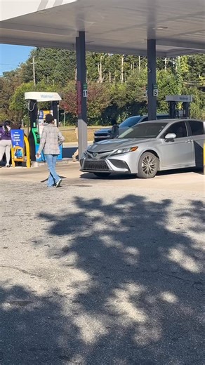 The FBBC Game Changers hit the streets with love and purpose, blessing the community with $25 gift cards for gas and essentials. With the government shutdown and delays in SNAP benefits impacting families across our community, the smiles, gratitude, and heartfelt conversations showed the power of showing up for one another. | Fellowship Bible Baptist Church