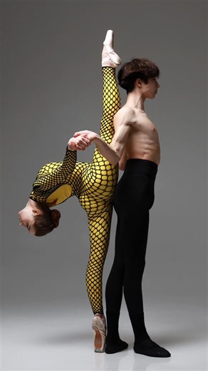 🇺🇦 Model poses for photoshoot📸 Ballet. Models Maria and Mark