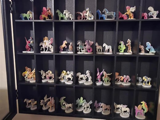 Today's mystery reveal is a complete set of velvet miniatures, a complete set of Glitter Baby Bella figures and a partial set of pearlescent Baby Bella figures. 💛✨️ #bellasaracollection #bellasarahorses #bellasaracards #bellasara